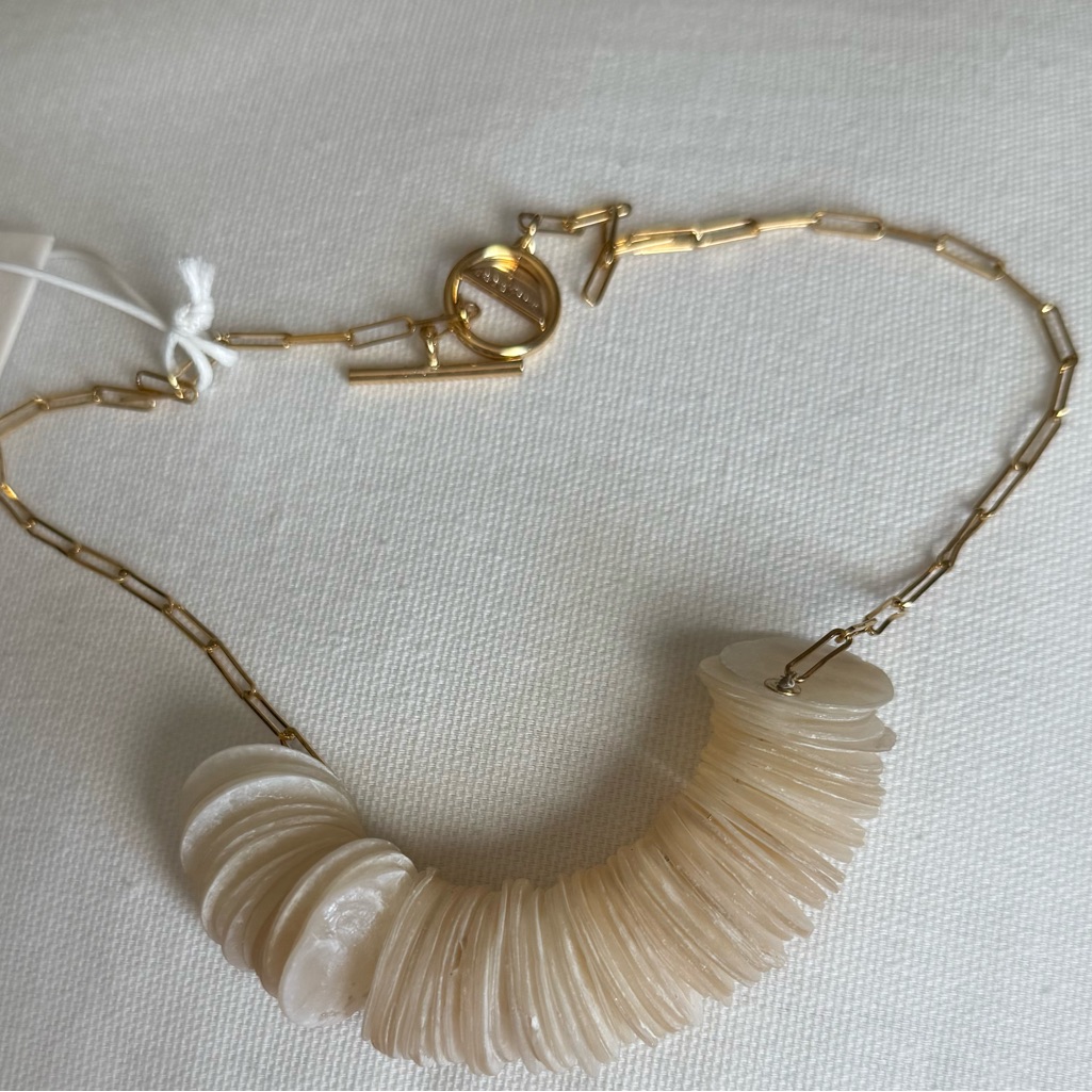Serefina From Anthropologie Elegant Gold And Cream Paperclip And Shell Necklace